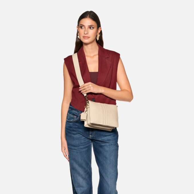 Clarissy Woman Clarissy Woman